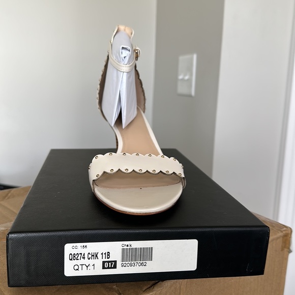 NWT Coach anyone? U can never wrong w/ a COACH 👠 . B Original 👛 💰 🔥 4 U Sis - Picture 11 of 17